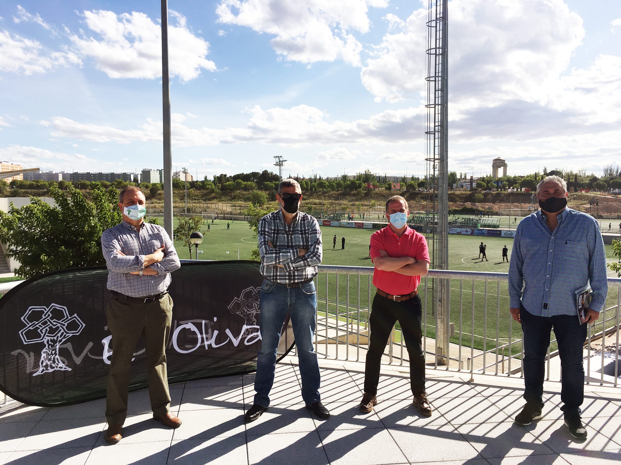 Acuerdo de colaboraciÃ³n entre Beto Sports Academy Soccer y Estadio Miralbueno El Olivar para el campus femenino.